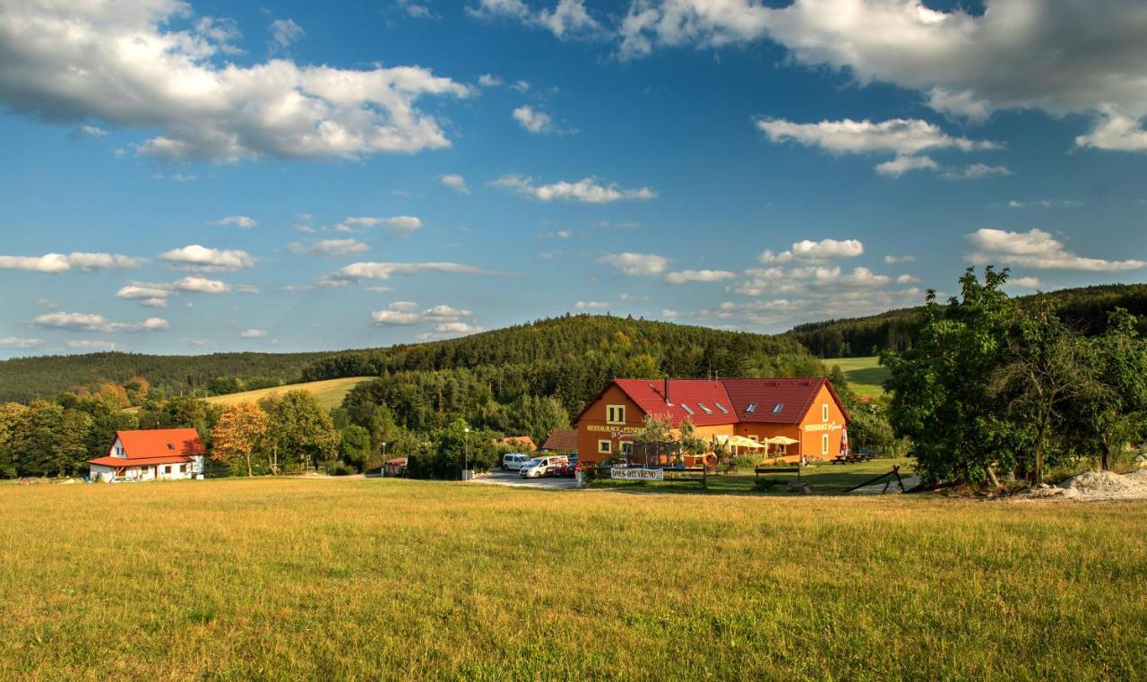 Hotel Penzion u Sevcu Holubov Esterno foto